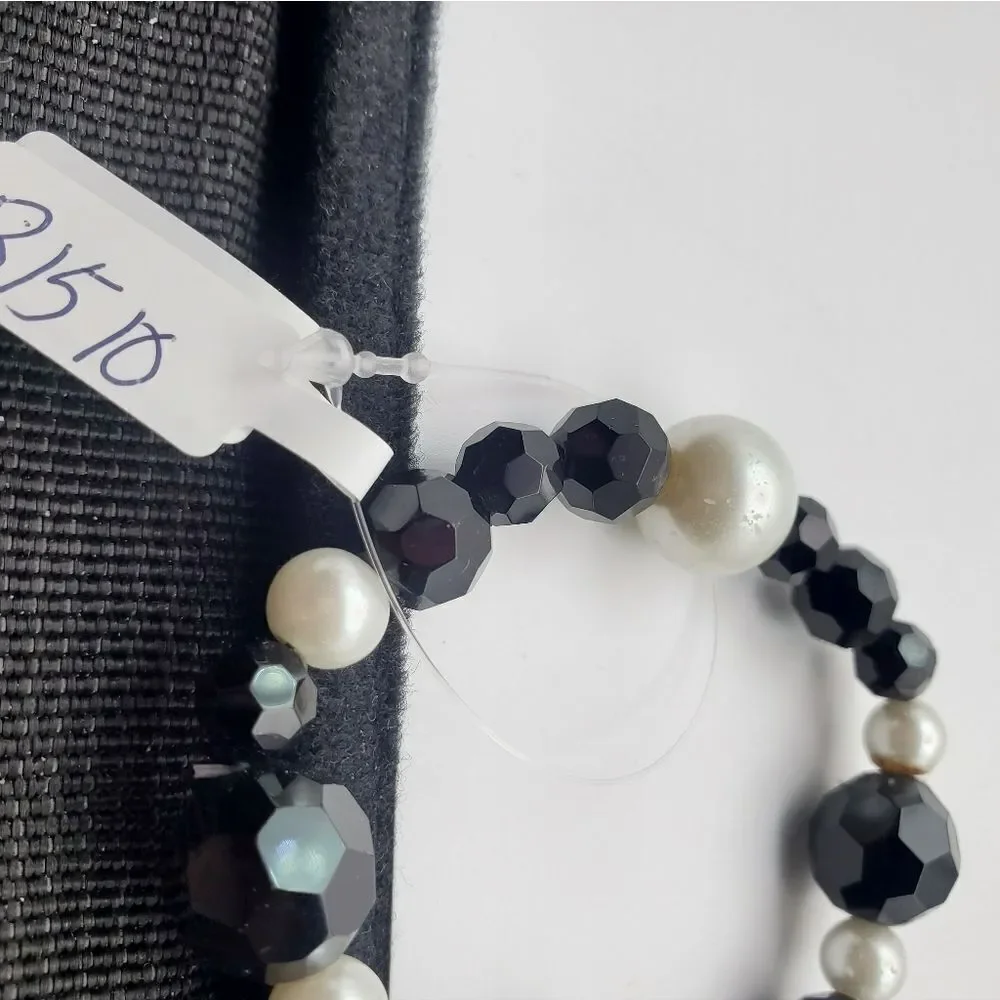Black and white tie affair bracelet B1510‎